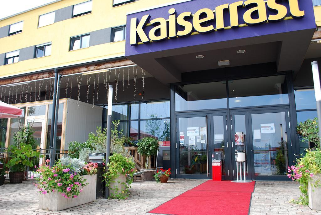 Kaiserrast Stockerau Exterior photo